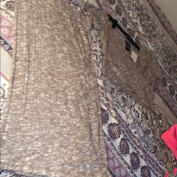 Two piece set - Picture 2 of 3